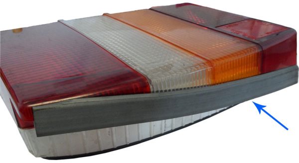 Left gs rear light unit trim