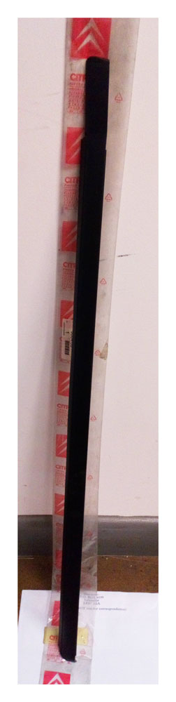 Citroen Xsara Poseur Moulding Window Seal (Front Left) - Part No: 9334.85