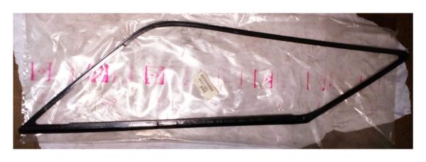 Citroen ZX Right Hand Rear Window Trim - Part No: 95 051 983