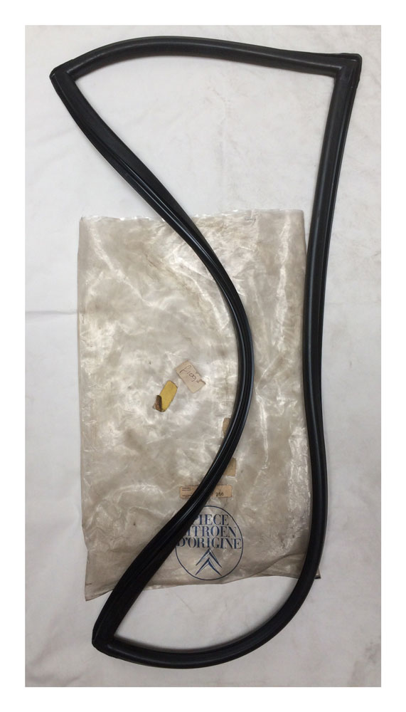 Citroen GSA Right Hand Rear Window Seal-Part No:7GY95537256