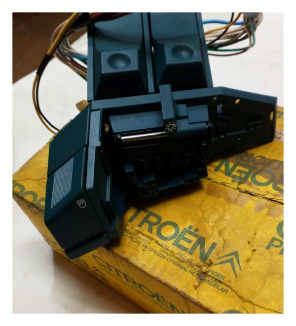 BX Lights Switch in BLUE - Part No: 95 494 895 LG