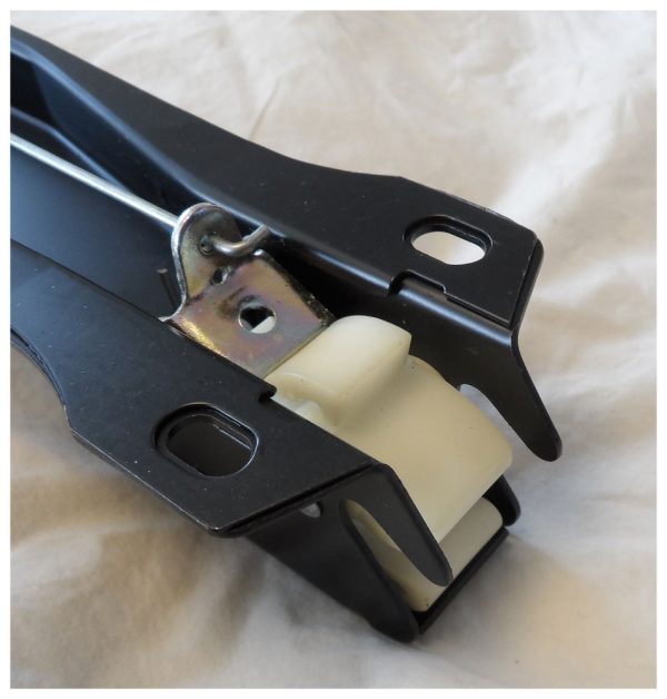 BX Estate Tailgate Locking Mechanism