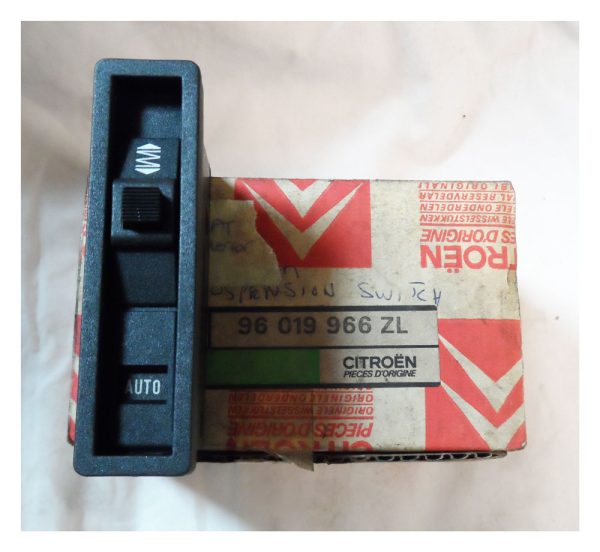 Citroen XM Suspension Switch - 96019966 ZL
