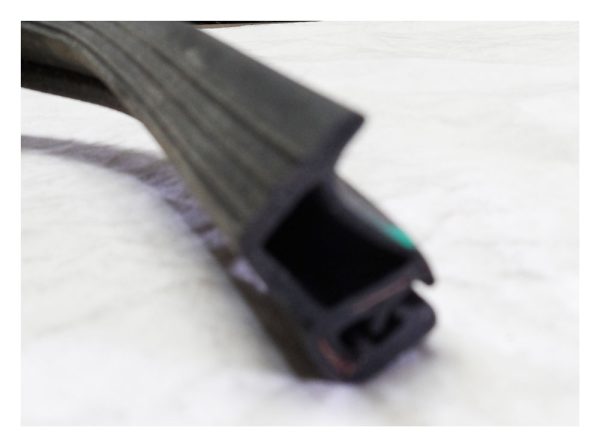 Citroen CX Front Door Seal - 5432542