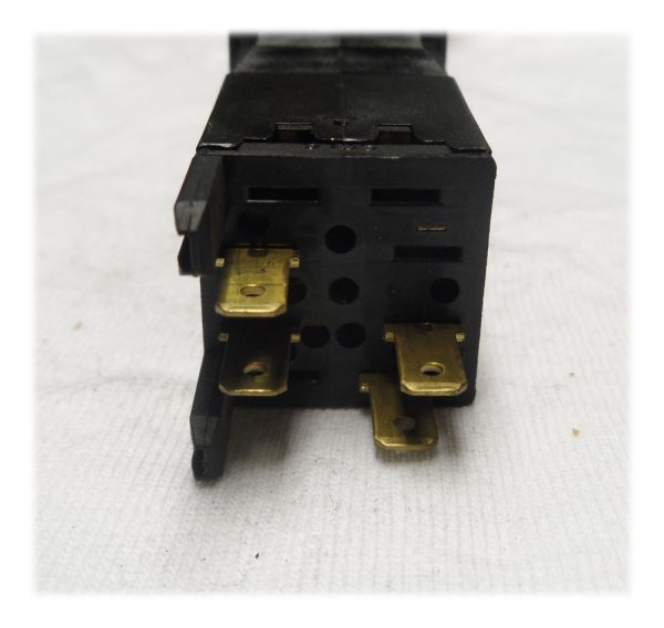 xantia-rear-window-lock-switch. Xantia Rear Window Lock Switch - USED