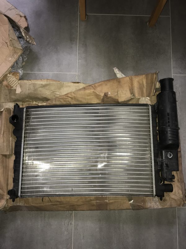 Xm 8V 2L Inj Radiator Part No : 1300L9