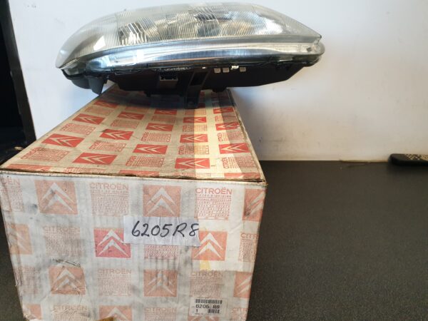 Citroen Xsara Series 1 Left Hand Side Headlamp-6205R8