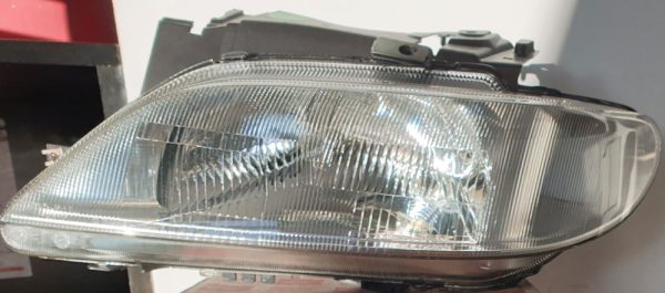 Citroen Xsara Headlamp Left hand side-6204R7