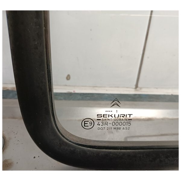 C15 Side window (second hand) 856968   95592632