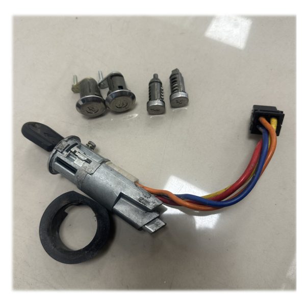 visa-lock-set Citroen Visa Lock Set - USED - Comes With Some New Barrels